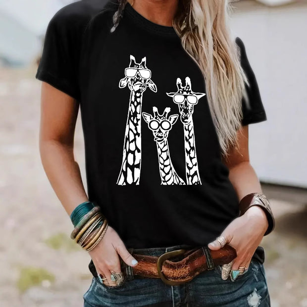 Round neck short sleeved T-shirt printed with giraffe