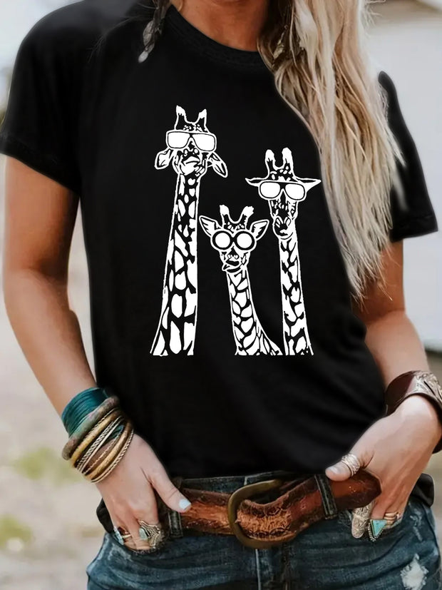 Round neck short sleeved T-shirt printed with giraffe