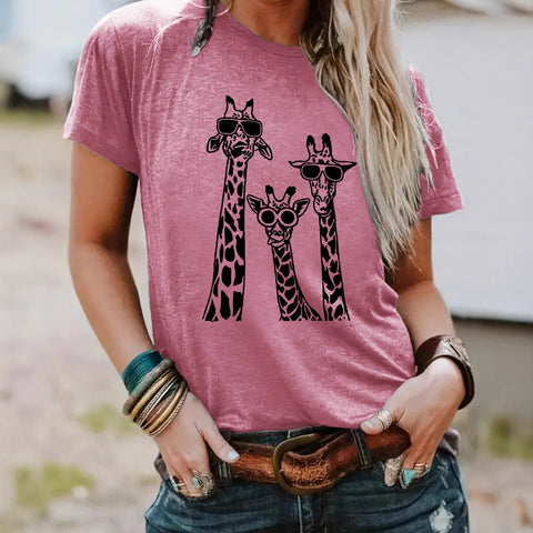 Round neck short sleeved T-shirt printed with giraffe