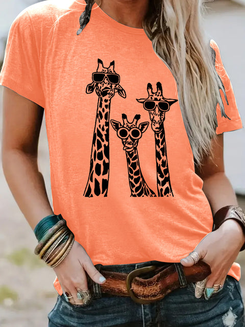 Round neck short sleeved T-shirt printed with giraffe