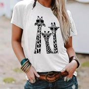 Round neck short sleeved T-shirt printed with giraffe