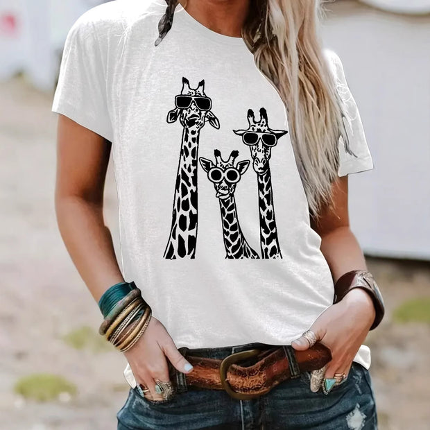 Round neck short sleeved T-shirt printed with giraffe