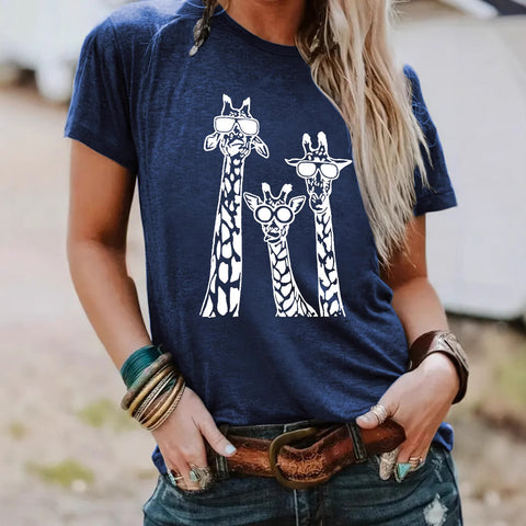 Round neck short sleeved T-shirt printed with giraffe